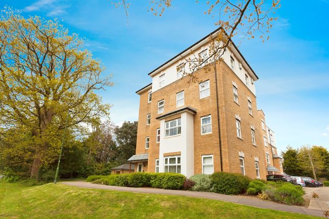 Thumbnail Flat for sale in Timms Close, Horsham
