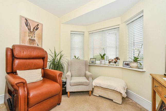 23, Morgans Road, Calne photo 4