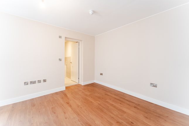 6, Ellenborough Park South , Weston-super-Mare photo 4