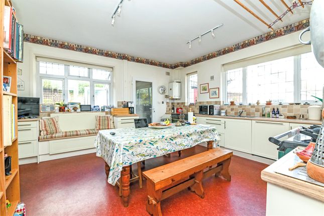 6, Highlands Road, New Milton photo 3
