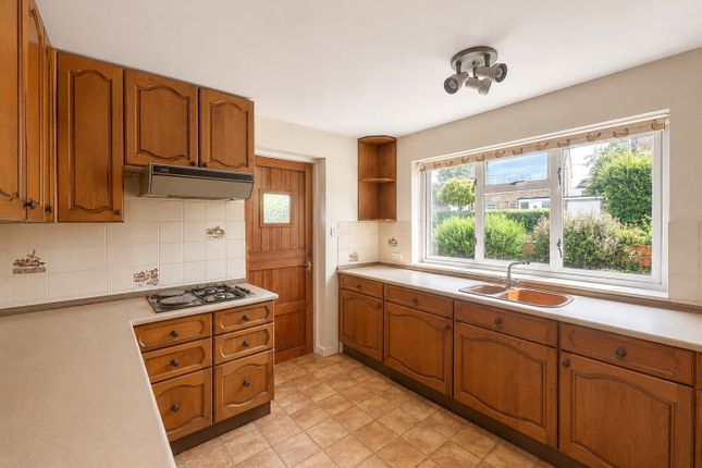 21, Leamington Drive, Oxfordshire photo 2
