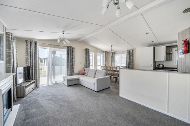 23, Water Lily Meadow, Broadway Lane photo 4