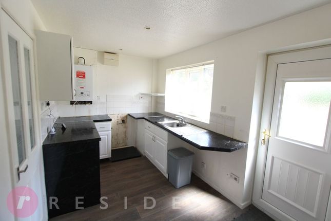 8, New Field Close, Rochdale photo 3