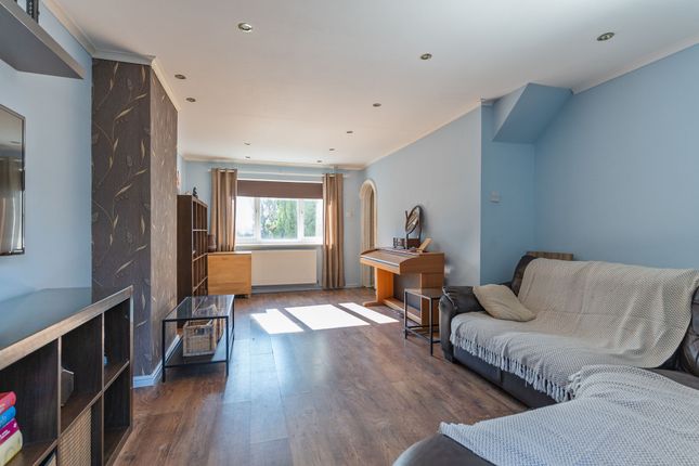 11 Sterndale Bennett Road, Newport photo 3