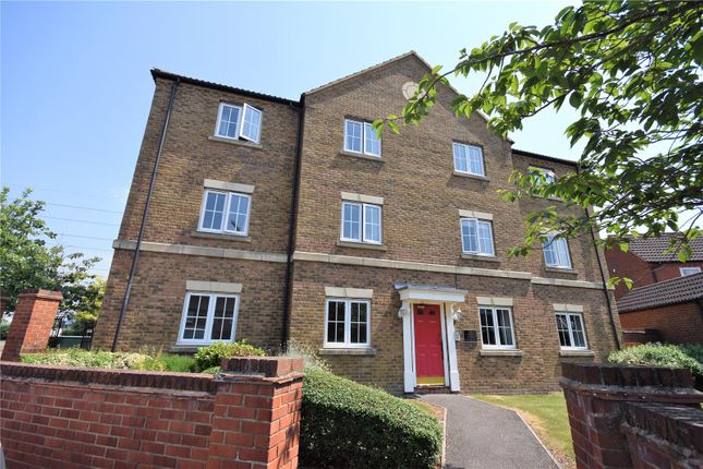 Flat to rent in Brimmers Way, Aylesbury