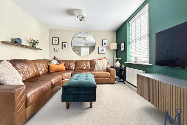 30, Bluebell Way, Coalville photo 3