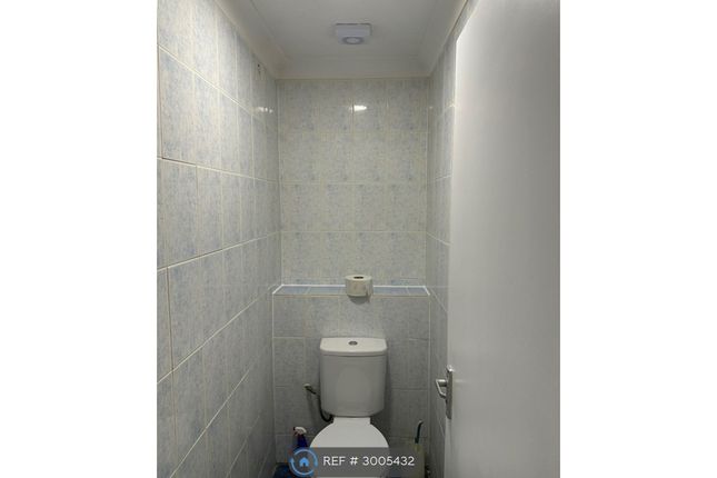 Lancaster Road, Northolt photo 5