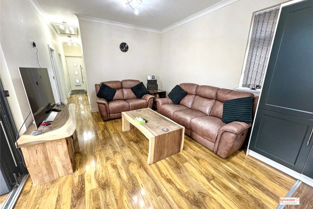 20, Elmwood Gardens, Gateshead photo 3