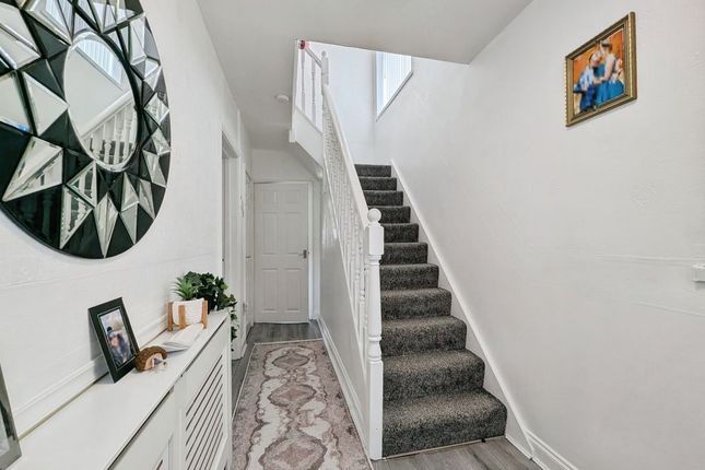 22, Acomb Gardens, Newcastle Upon Tyne photo 3
