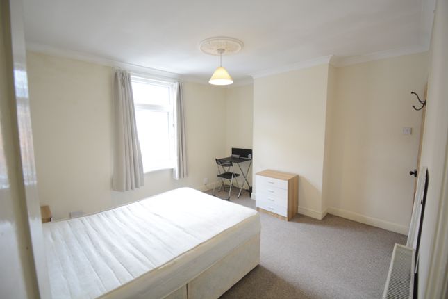 Shared accommodation to rent in Cross Street, Lincoln