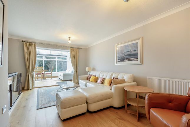 5, Penfold Way, Maidstone photo 4