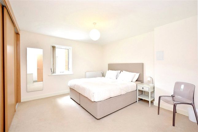 Flat for sale in Fairthorn Road, Canary Wharf
