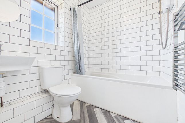 5, Alderfield  Close, Reading photo 4