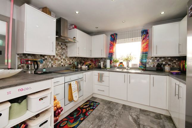 6, Bethania Road, Llanelli photo 4