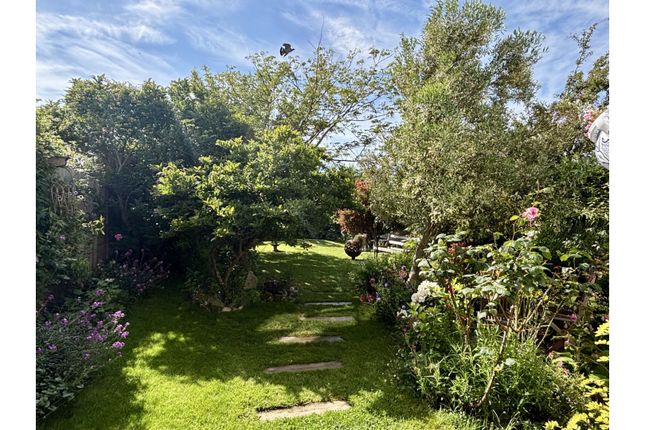 53, Windsor Road, Selsey, Chichester photo 2
