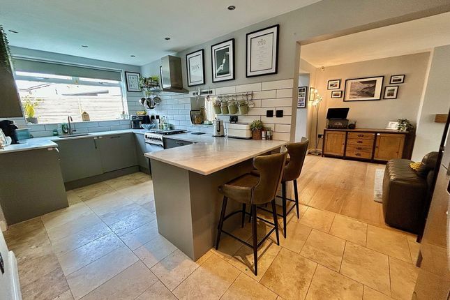 14 Morningside Drive, Manchester photo 3