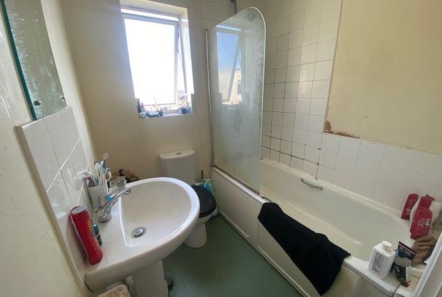 Flat to rent in Queens Road, Clifton, Bristol