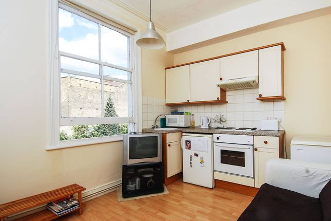 Flat to rent in Ritherdon Road, Balham, London
