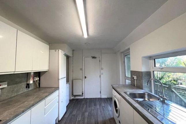 47 Southall Avenue (Room 3), Brighton photo 4
