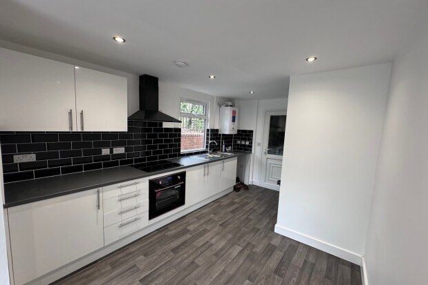 End terrace house to rent in White Lodge Gardens, Nottingham