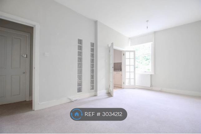 Flat   Evering Road, London photo 3