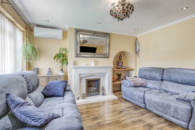 5, Camfield, Welwyn Garden City photo 4