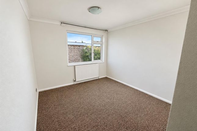 Ferguson Court, Romford photo 4
