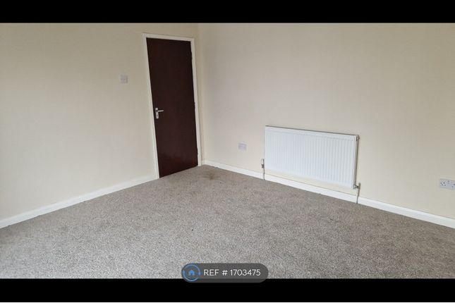 Flat to rent in Market Place, Long Buckby, Northampton
