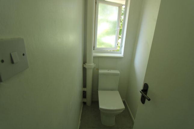 20, Rathmell Drive, London photo 4