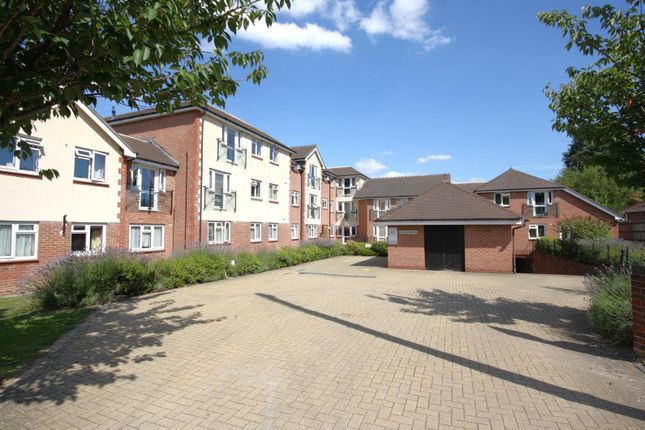 Flat for sale in Botley Road, Park Gate, Southampton