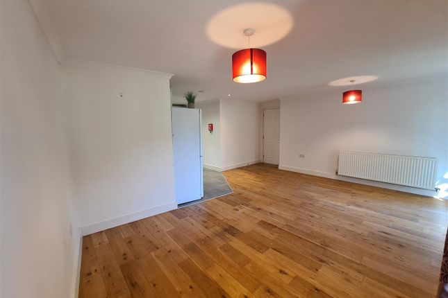 Riverside Court, Biggleswade photo 3