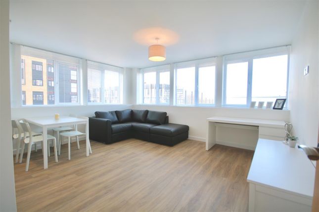 Thumbnail Flat to rent in Enterprise House, Isambard Brunel Road, Portsmouth