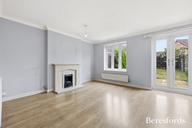 6, Britric Close, Dunmow photo 2