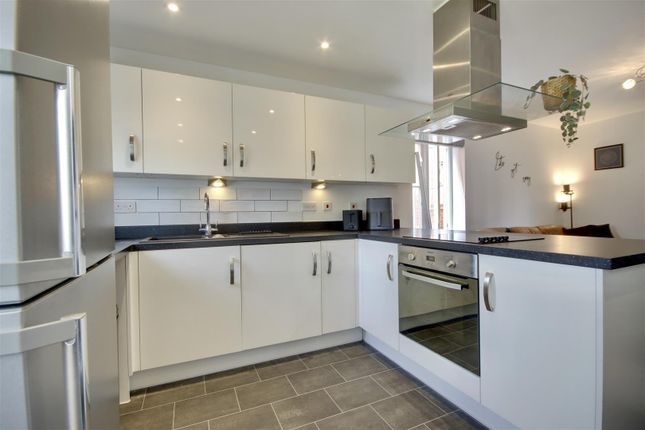 Thumbnail Flat for sale in Orchard Mead, Waterlooville