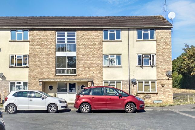 2-bed flat on Flat 12, Chippenham, £70,000