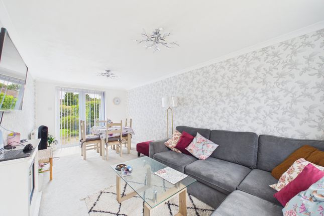 8, Davenport Road, Bracknell photo 2