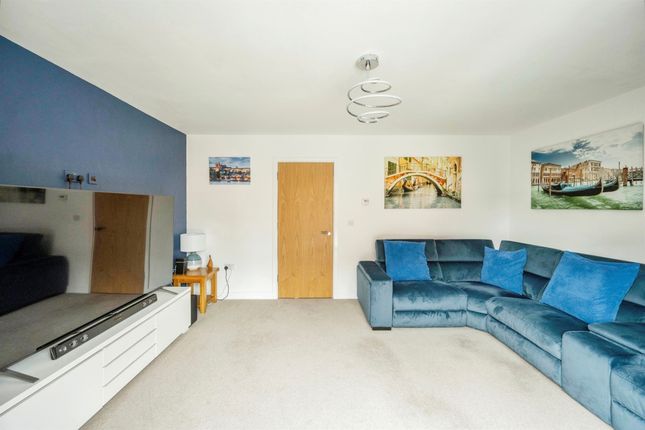 Town house for sale in Woodfield Way, Balby, Doncaster