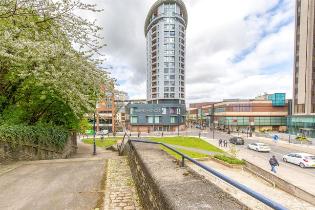 Thumbnail Flat for sale in Broad Weir, Bristol