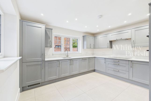 1 Alia Way,The Chestnuts, Diss photo 3