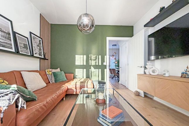 44 Chartist Rise, Blackwood photo 3