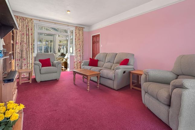 90 Clatterford Road, Newport photo 3