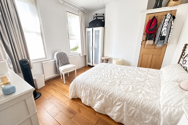 53, London photo 4