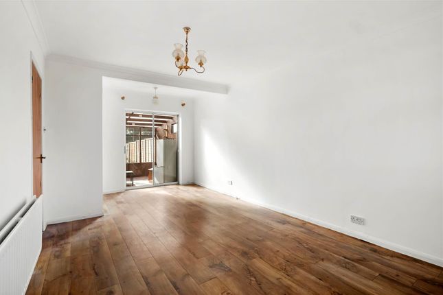5, Justins Avenue, Stratford-Upon-Avon photo 2