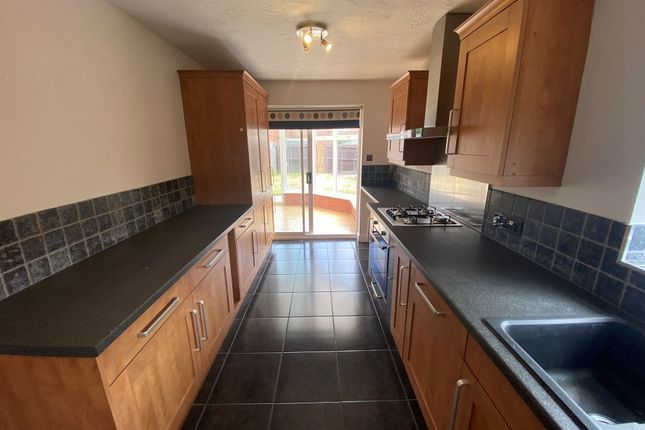 Wakefield Close, Crewe photo 3