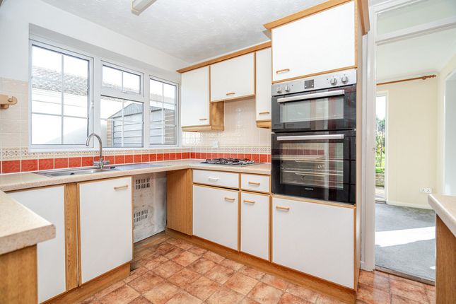 63, Vandyke Close, Milton Keynes photo 4