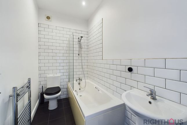4 Upper George Street, Bradford photo 4