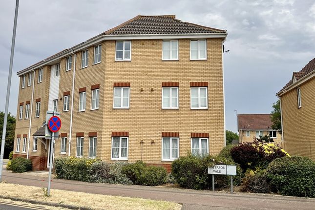 Flat to rent in Amcotes Place, Chelmsford