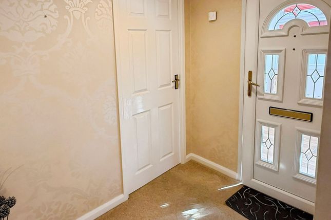 15 Coombe Rise, Leicester photo 4