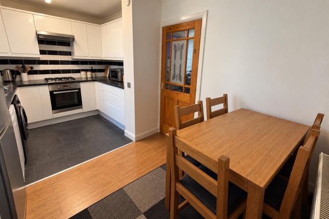 14, Middlemore, Northampton photo 3