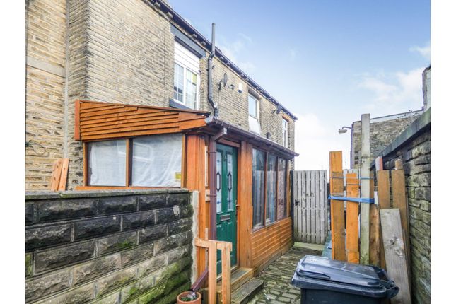 Thumbnail Terraced house for sale in Mayfield Terrace, Halifax